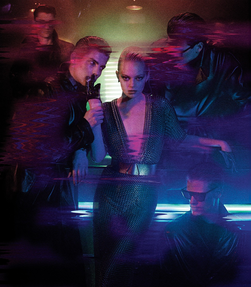 Illustration for article titled Emma Stone pays tribute to Blade Runner with stunning photoshoot